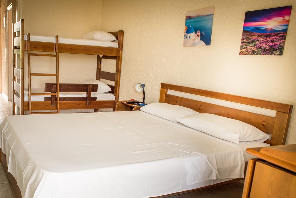Hotel Vergina Lagonisi Esterno foto