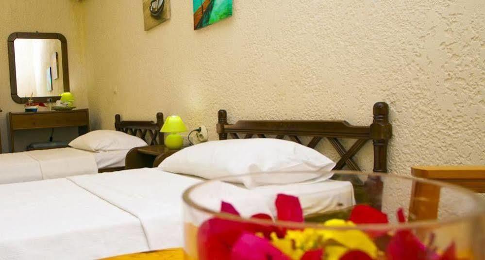 Hotel Vergina Lagonisi Esterno foto